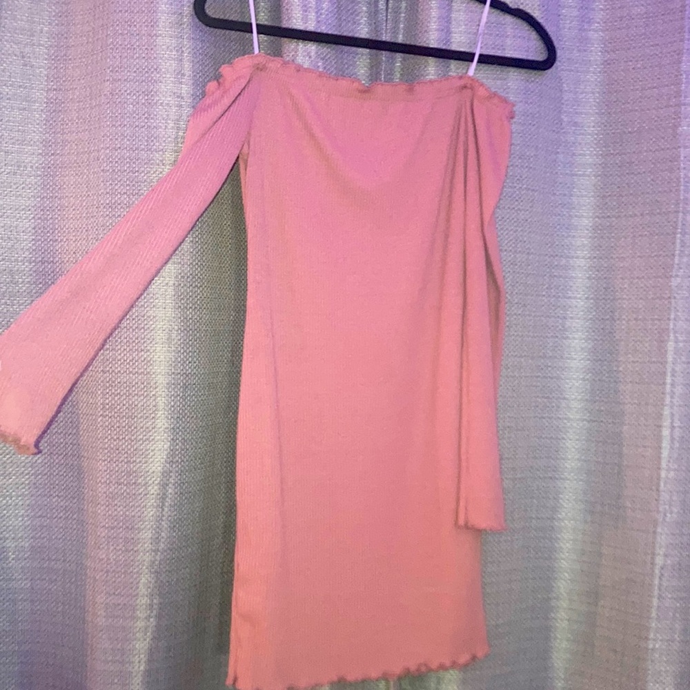Brand “love tree” color pink size small, good condition.
